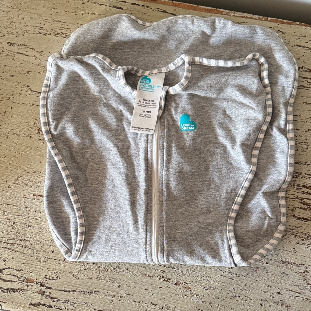 Love to Dream Zip-Up Baby Swaddle set of 3 - Picture 3 of 4